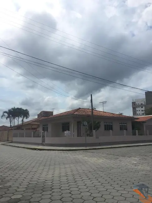 Casa com 3 quartos à venda, 163m2 em Rio Caveiras, Biguacu - SC - imagem 4 Foto 4 de Casa com 3 quartos à venda, 163m2 em Rio Caveiras, Biguacu - SC