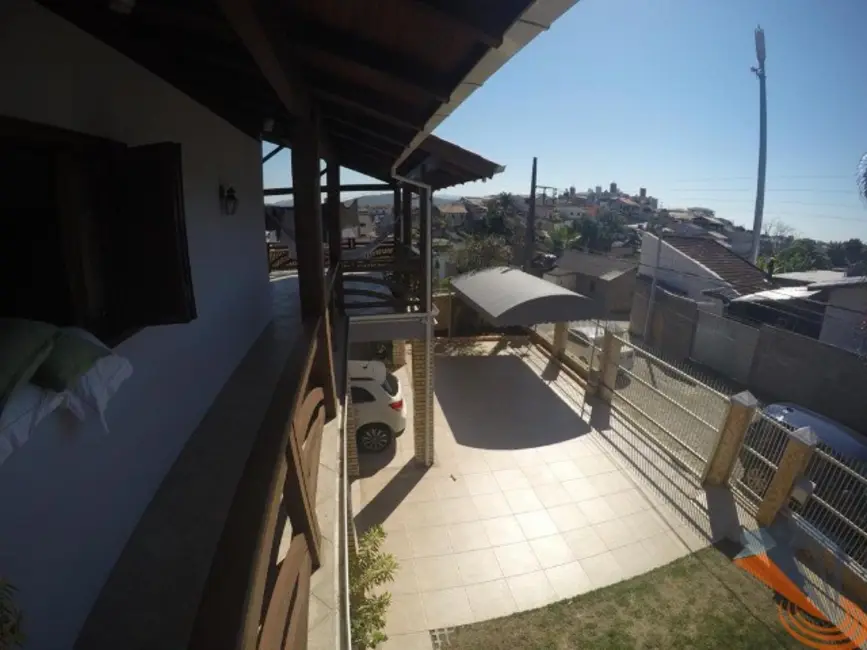 Casa com 4 quartos à venda, 250m2 em Serraria, Sao Jose - SC - imagem 3 Foto 3 de Casa com 4 quartos à venda, 250m2 em Serraria, Sao Jose - SC