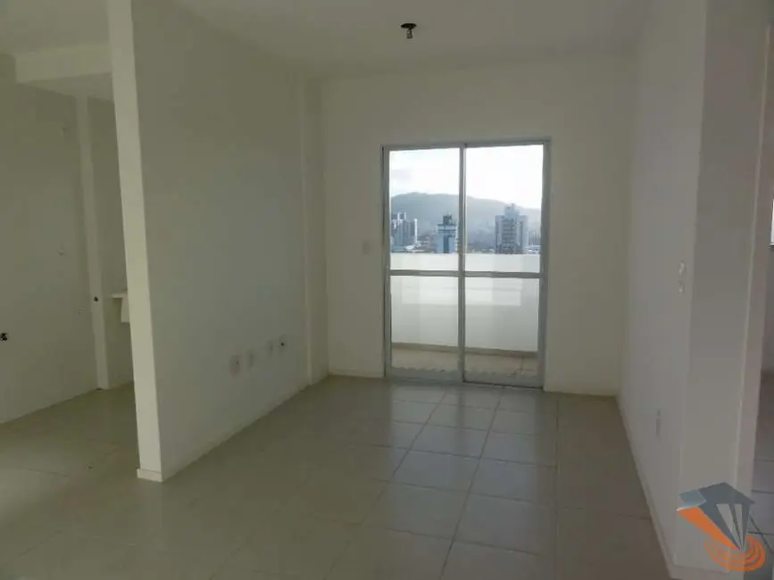 Foto 2 de Apartamento com 2 quartos à venda, 64m2 em Barreiros, Sao Jose - SC