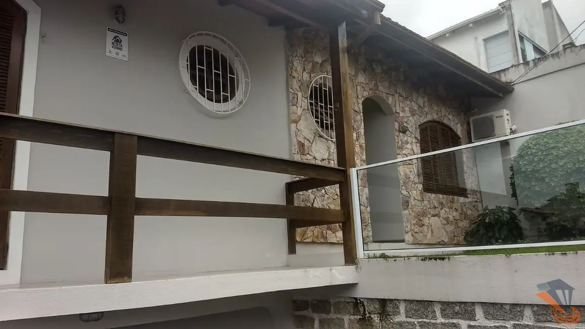 Casa com 4 quartos à venda, 160m2 em Coqueiros, Florianopolis - SC - imagem 3 Foto 3 de Casa com 4 quartos à venda, 160m2 em Coqueiros, Florianopolis - SC