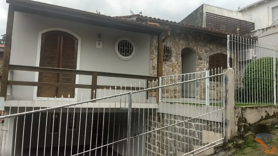 Foto 1 de Casa com 4 quartos à venda, 160m2 em Coqueiros, Florianopolis - SC