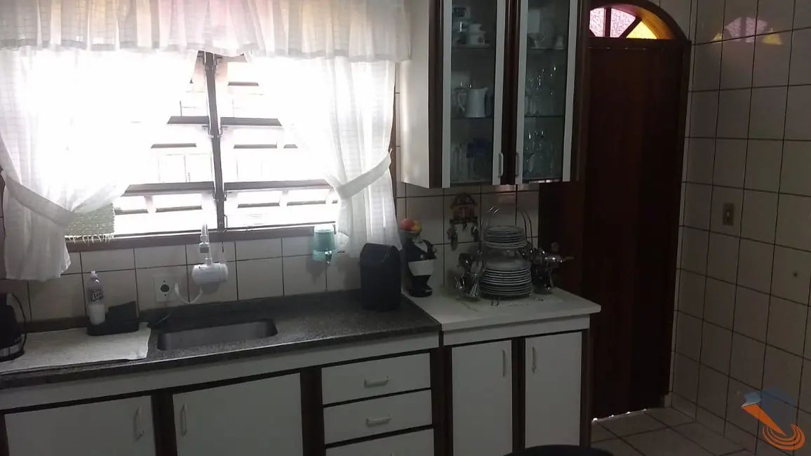 Casa com 4 quartos à venda, 160m2 em Coqueiros, Florianopolis - SC - imagem 5 Foto 5 de Casa com 4 quartos à venda, 160m2 em Coqueiros, Florianopolis - SC