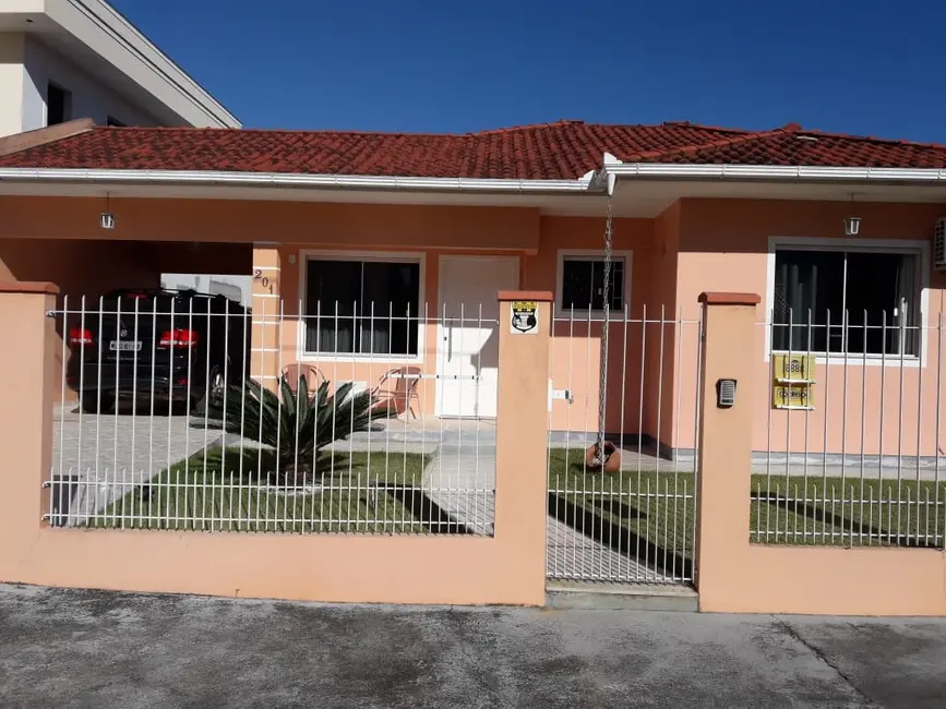 Casa com 3 quartos à venda, 180m2 em Vendaval, Biguacu - SC - imagem 2 Foto 2 de Casa com 3 quartos à venda, 180m2 em Vendaval, Biguacu - SC