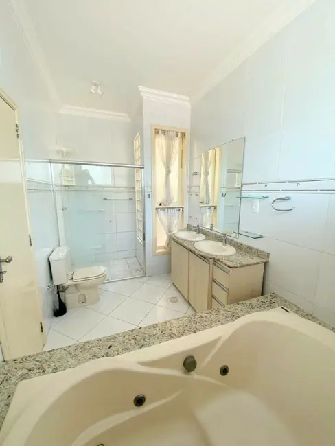 Casa com 5 quartos à venda, 400m2 em Flores, Manaus - AM - imagem 4 Foto 4 de Casa com 5 quartos à venda, 400m2 em Flores, Manaus - AM