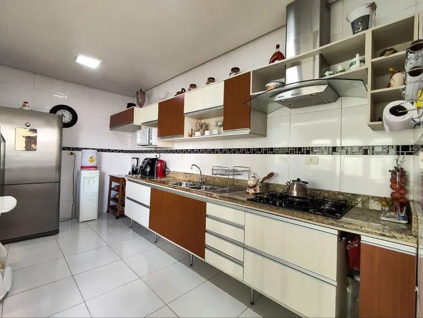 Casa de Condomínio com 3 quartos à venda, 250m2 em Tarumã, Manaus - AM - imagem 9 Foto 9 de Casa de Condomínio com 3 quartos à venda, 250m2 em Tarumã, Manaus - AM