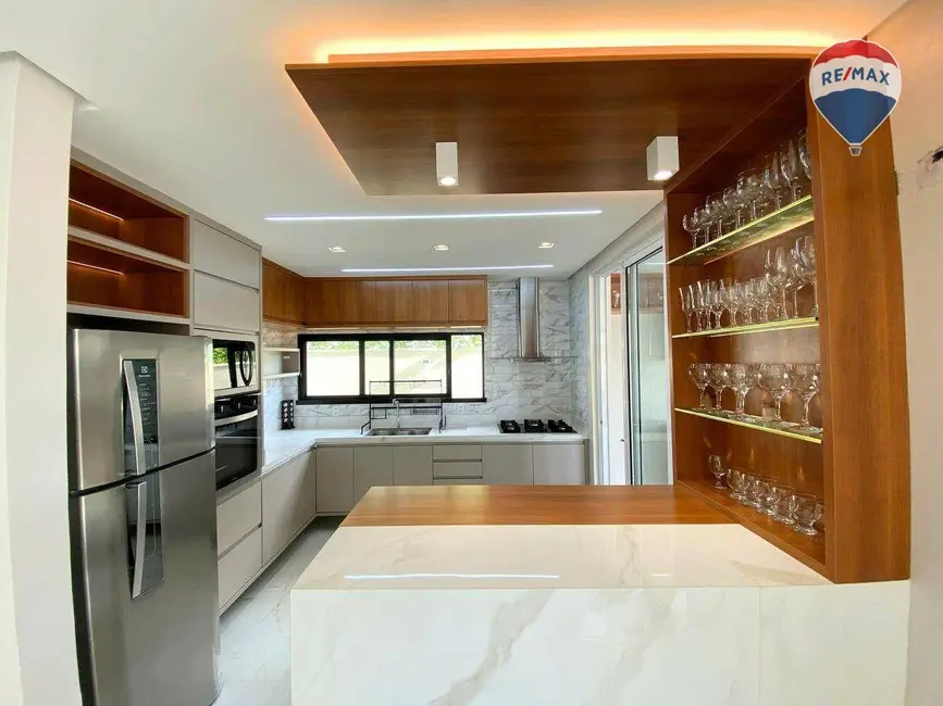 Casa de Condomínio com 4 quartos à venda, 437m2 em Ponta Negra, Manaus - AM - imagem 5 Foto 5 de Casa de Condomínio com 4 quartos à venda, 437m2 em Ponta Negra, Manaus - AM