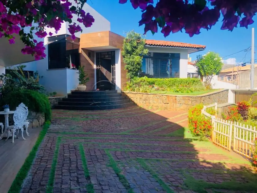 Foto 1 de Casa com 4 quartos à venda, 840m2 em Aracaju - SE