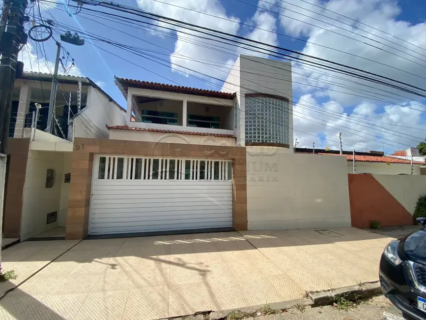 Foto 1 de Casa com 6 quartos à venda, 270m2 em Aracaju - SE
