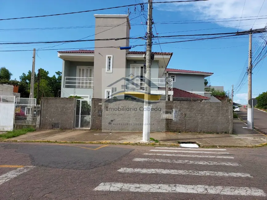Foto 1 de Sobrado com 3 quartos à venda, 340m2 em Tamandaré, Esteio - RS