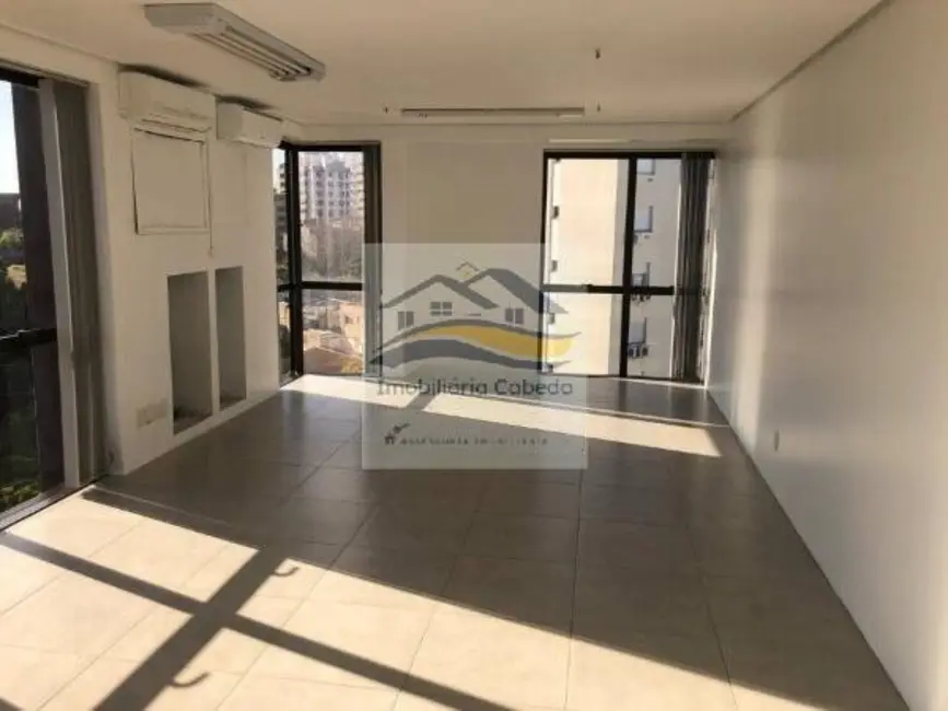 Sala Comercial à venda, 40m2 em São João, Porto Alegre - RS - imagem 3 Foto 3 de Sala Comercial à venda, 40m2 em São João, Porto Alegre - RS