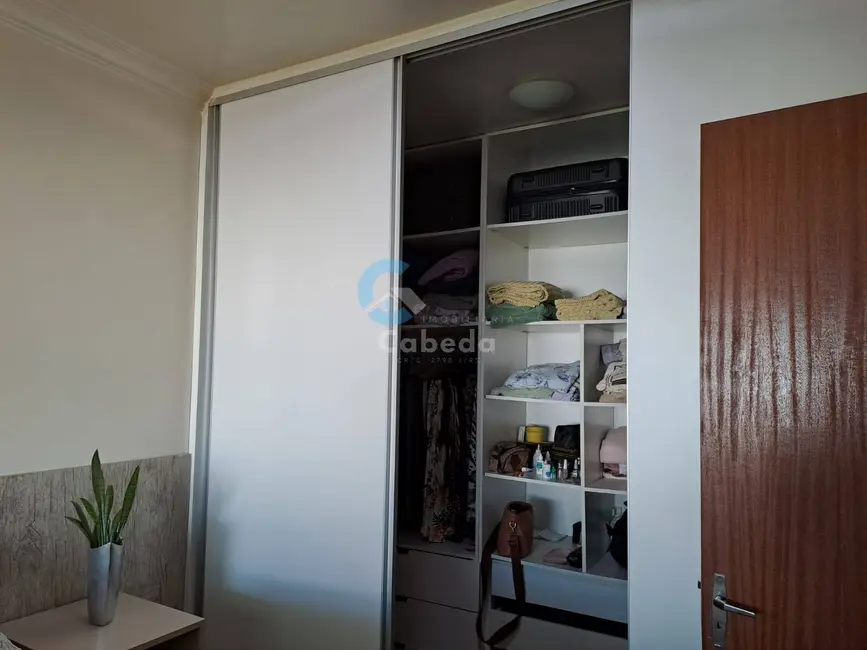Foto 2 de Casa com 2 quartos à venda em Olaria, Canoas - RS