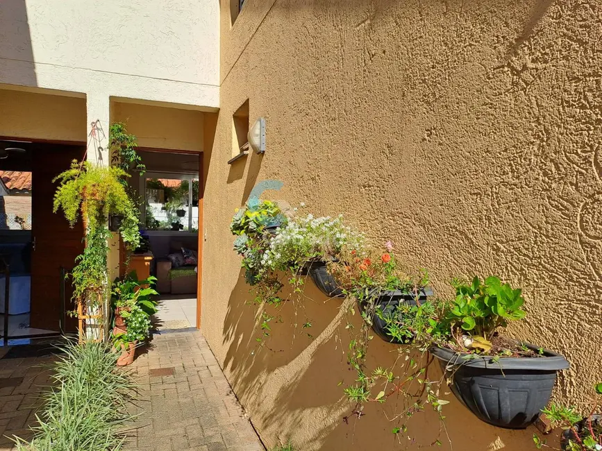 Casa com 2 quartos à venda, 56m2 em Olaria, Canoas - RS - imagem 5 Foto 5 de Casa com 2 quartos à venda, 56m2 em Olaria, Canoas - RS