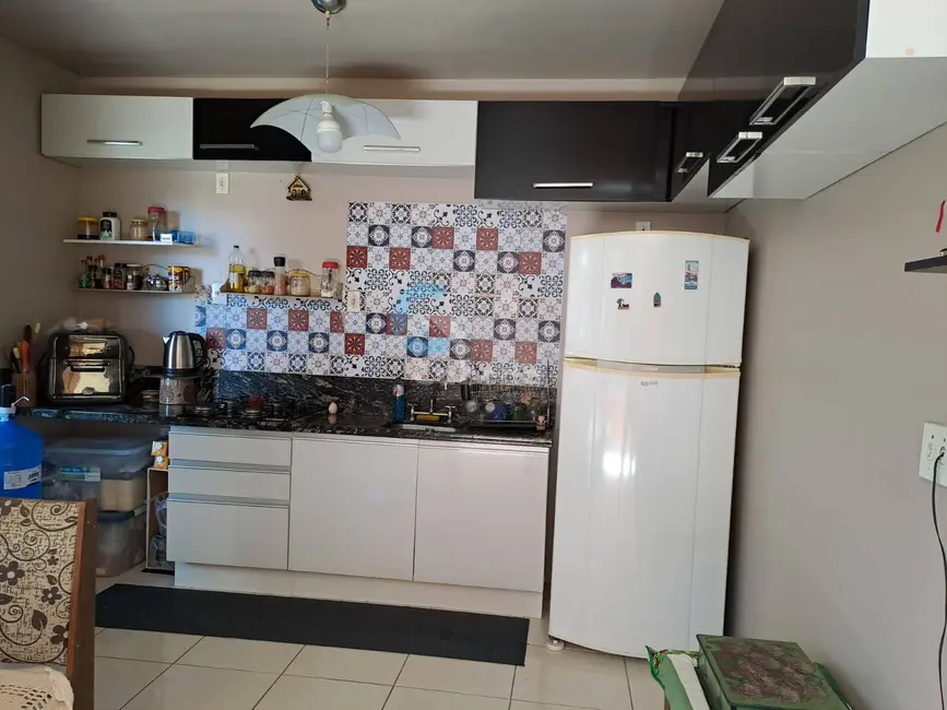 Casa com 2 quartos à venda, 56m2 em Olaria, Canoas - RS - imagem 3 Foto 3 de Casa com 2 quartos à venda, 56m2 em Olaria, Canoas - RS