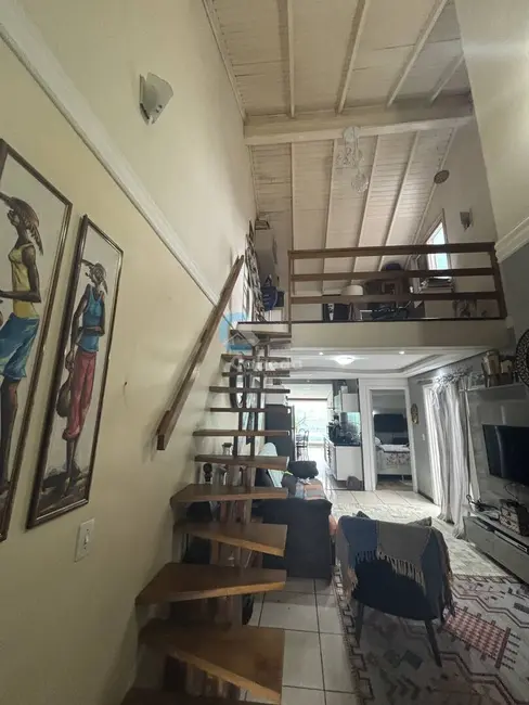 Casa com 2 quartos à venda, 64m2 em Capão da Cruz, Sapucaia Do Sul - RS - imagem 9 Foto 9 de Casa com 2 quartos à venda, 64m2 em Capão da Cruz, Sapucaia Do Sul - RS