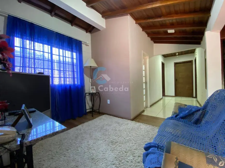 Sobrado com 4 quartos à venda, 200m2 em Nova Sapucaia, Sapucaia Do Sul - RS - imagem 5 Foto 5 de Sobrado com 4 quartos à venda, 200m2 em Nova Sapucaia, Sapucaia Do Sul - RS