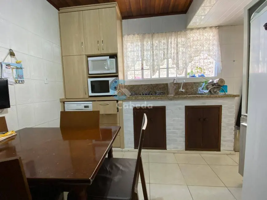Sobrado com 4 quartos à venda, 200m2 em Nova Sapucaia, Sapucaia Do Sul - RS - imagem 8 Foto 8 de Sobrado com 4 quartos à venda, 200m2 em Nova Sapucaia, Sapucaia Do Sul - RS