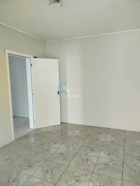 Casa com 3 quartos para alugar em Lomba da Palmeira, Sapucaia Do Sul - RS - imagem 4 Foto 4 de Casa com 3 quartos para alugar em Lomba da Palmeira, Sapucaia Do Sul - RS