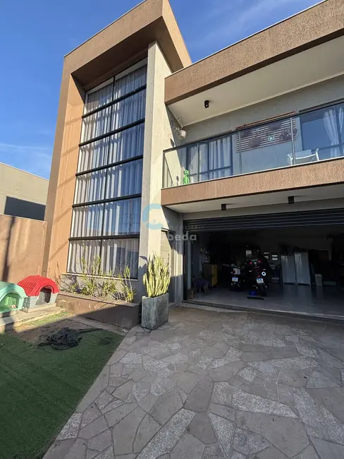 Foto 1 de Sobrado com 3 quartos à venda em Lomba da Palmeira, Sapucaia Do Sul - RS
