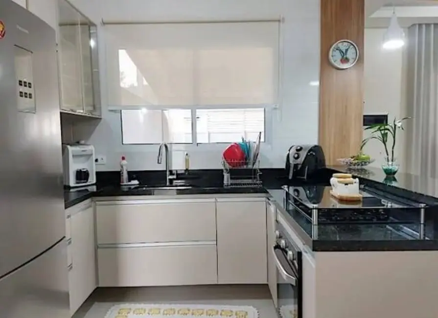 Casa com 3 quartos à venda, 175m2 em Loteamento Retiro Recanto Tranquilo, Atibaia - SP - imagem 8 Foto 8 de Casa com 3 quartos à venda, 175m2 em Loteamento Retiro Recanto Tranquilo, Atibaia - SP