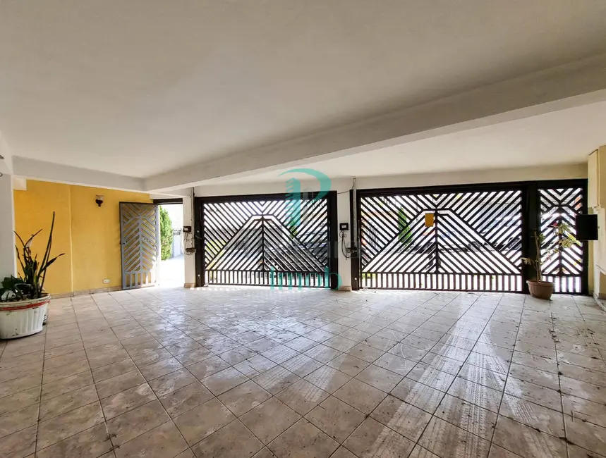 Casa com 4 quartos à venda, 205m2 em Bela Vista, Osasco - SP - imagem 3 Foto 3 de Casa com 4 quartos à venda, 205m2 em Bela Vista, Osasco - SP