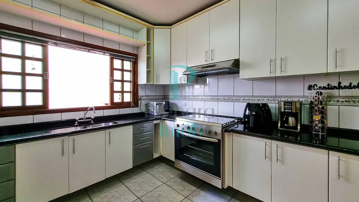 Foto 6 de Sobrado com 3 quartos à venda, 243m2 em Umuarama, Osasco - SP