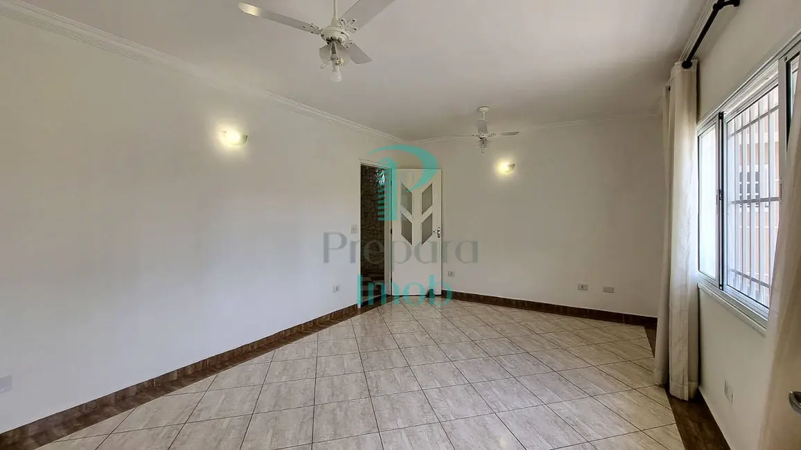 Casa com 3 quartos à venda, 293m2 em Vila Campesina, Osasco - SP - imagem 3 Foto 3 de Casa com 3 quartos à venda, 293m2 em Vila Campesina, Osasco - SP