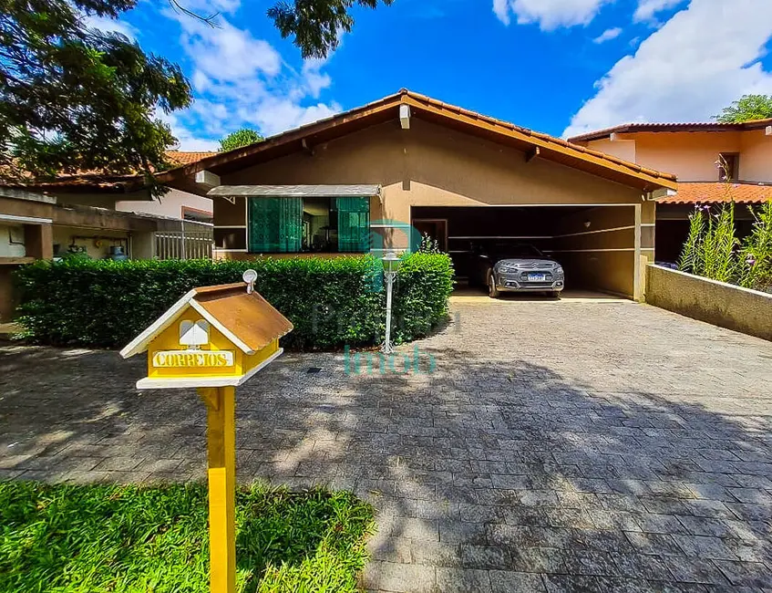 Foto 1 de Casa com 6 quartos à venda, 238m2 em São Paulo II, Cotia - SP