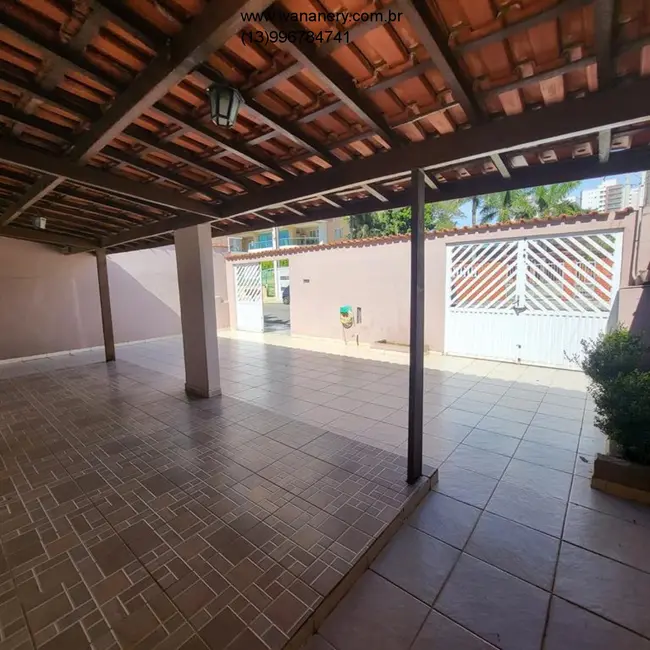 Foto 3 de Casa com 4 quartos à venda, 185m2 em Mongagua - SP