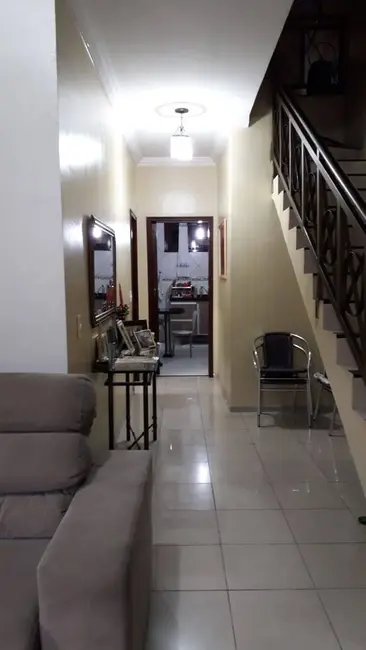 Casa com 4 quartos à venda, 250m2 em Presidente Kennedy, Fortaleza - CE - imagem 9 Foto 9 de Casa com 4 quartos à venda, 250m2 em Presidente Kennedy, Fortaleza - CE