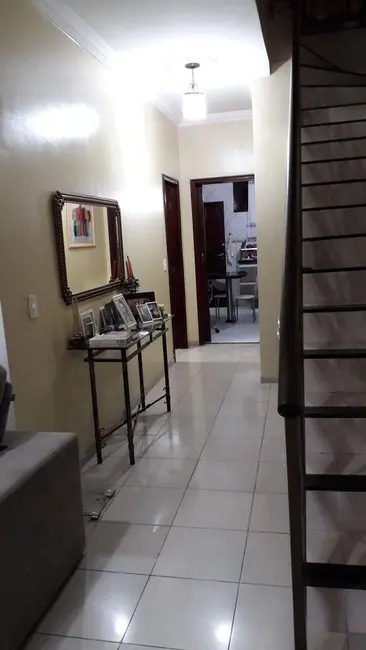 Casa com 4 quartos à venda, 250m2 em Presidente Kennedy, Fortaleza - CE - imagem 8 Foto 8 de Casa com 4 quartos à venda, 250m2 em Presidente Kennedy, Fortaleza - CE