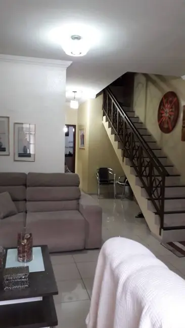 Casa com 4 quartos à venda, 250m2 em Presidente Kennedy, Fortaleza - CE - imagem 6 Foto 6 de Casa com 4 quartos à venda, 250m2 em Presidente Kennedy, Fortaleza - CE