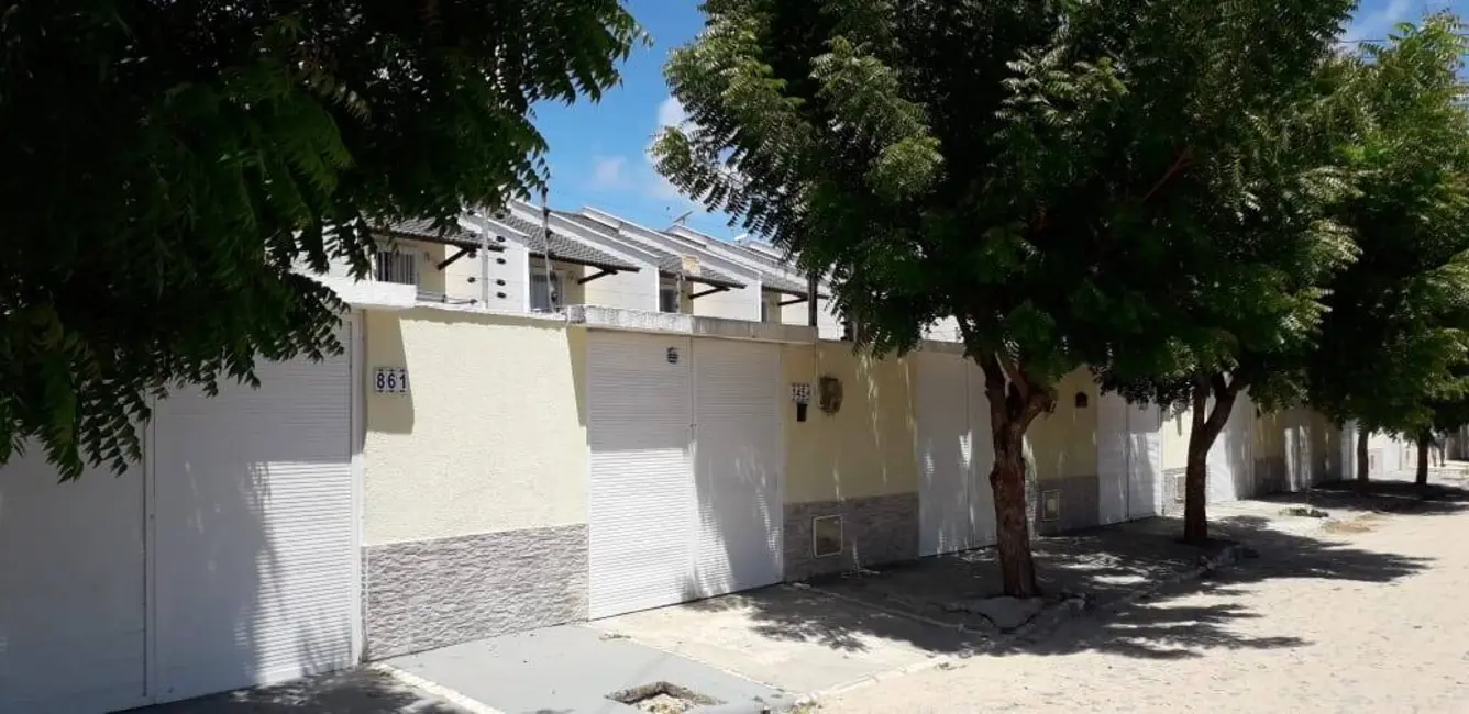 Foto 1 de Casa com 3 quartos à venda, 149m2 em Jangurussu, Fortaleza - CE