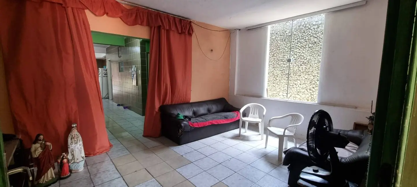 Casa com 4 quartos à venda, 400m2 em Montese, Fortaleza - CE - imagem 4 Foto 4 de Casa com 4 quartos à venda, 400m2 em Montese, Fortaleza - CE