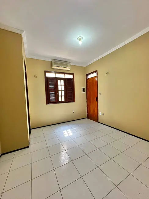 Casa com 5 quartos à venda, 134m2 em Sapiranga, Fortaleza - CE - imagem 8 Foto 8 de Casa com 5 quartos à venda, 134m2 em Sapiranga, Fortaleza - CE