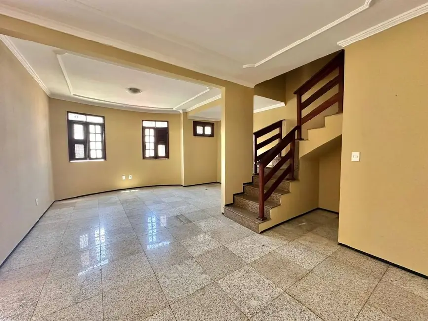 Casa com 5 quartos à venda, 134m2 em Sapiranga, Fortaleza - CE - imagem 9 Foto 9 de Casa com 5 quartos à venda, 134m2 em Sapiranga, Fortaleza - CE