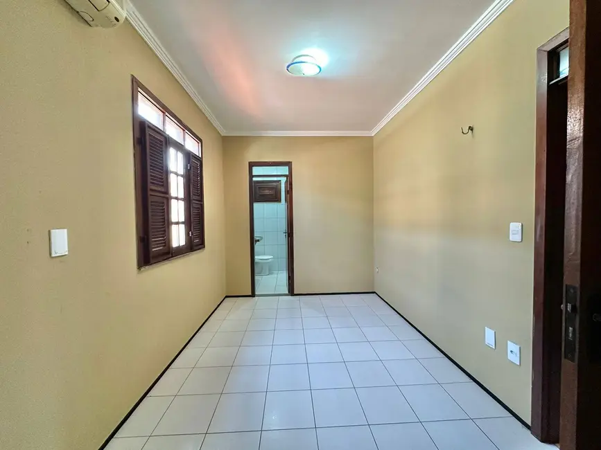 Foto 2 de Casa com 5 quartos à venda, 134m2 em Sapiranga, Fortaleza - CE