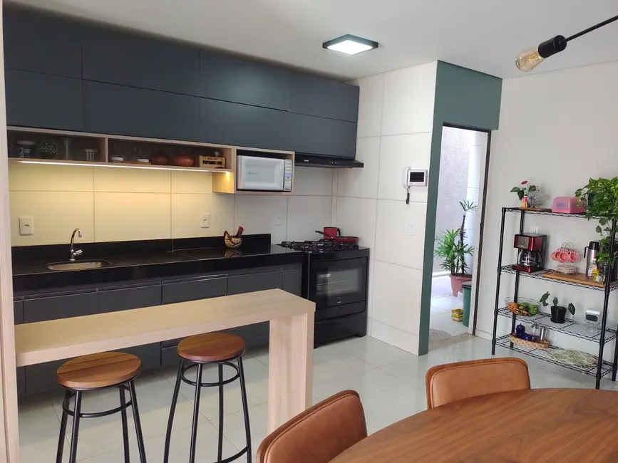 Casa com 3 quartos à venda, 150m2 em Fortaleza - CE - imagem 4 Foto 4 de Casa com 3 quartos à venda, 150m2 em Fortaleza - CE