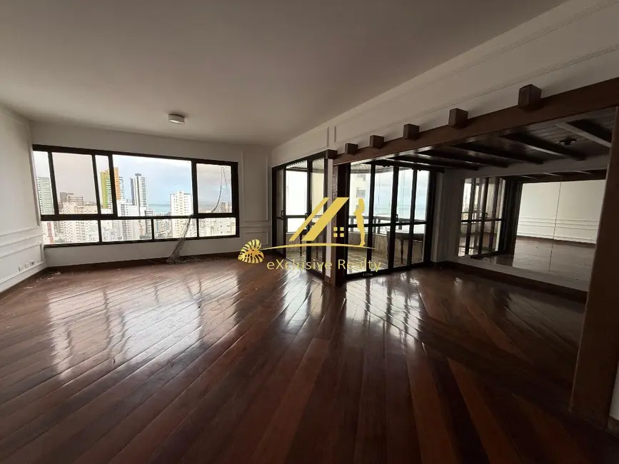Foto 1 de Apartamento com 4 quartos à venda, 243m2 em Barra, Salvador - BA