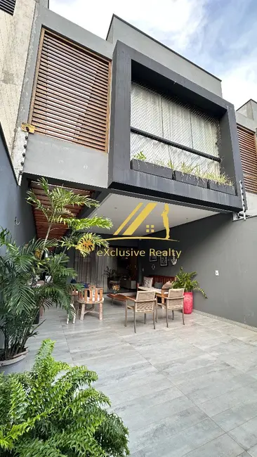 Casa com 3 quartos à venda, 147m2 em Nossa Senhora da Vitória, Ilheus - BA - imagem 1 Foto 1 de Casa com 3 quartos à venda, 147m2 em Nossa Senhora da Vitória, Ilheus - BA