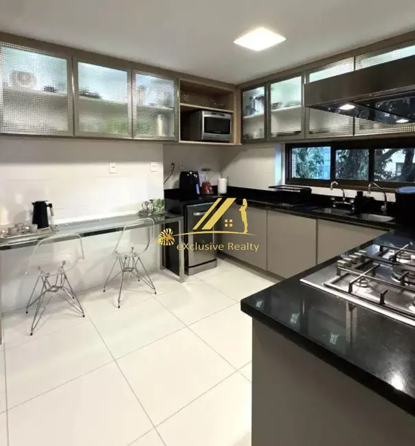 Apartamento com 3 quartos à venda, 241m2 em Graça, Salvador - BA - imagem 5 Foto 5 de Apartamento com 3 quartos à venda, 241m2 em Graça, Salvador - BA