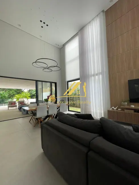 Casa de Condomínio com 4 quartos à venda e para alugar, 400m2 em Alphaville I, Salvador - BA - imagem 5 Foto 5 de Casa de Condomínio com 4 quartos à venda e para alugar, 400m2 em Alphaville I, Salvador - BA