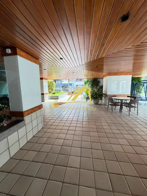 Apartamento com 3 quartos à venda e para alugar, 236m2 em Graça, Salvador - BA - imagem 6 Foto 6 de Apartamento com 3 quartos à venda e para alugar, 236m2 em Graça, Salvador - BA