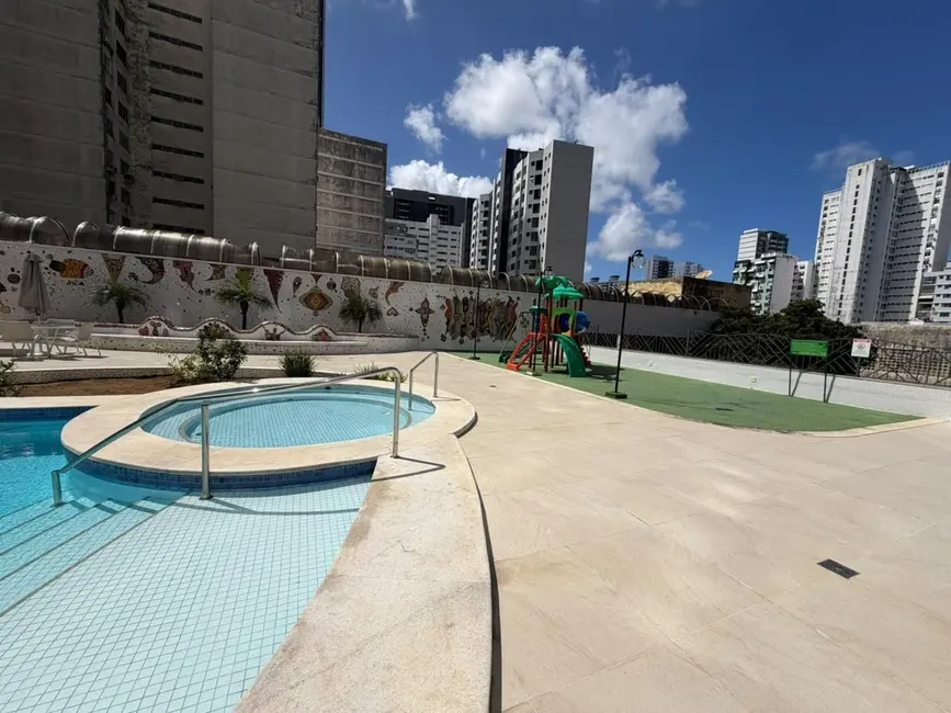 Apartamento com 4 quartos à venda e para alugar, 185m2 em Vitória, Salvador - BA - imagem 9 Foto 9 de Apartamento com 4 quartos à venda e para alugar, 185m2 em Vitória, Salvador - BA