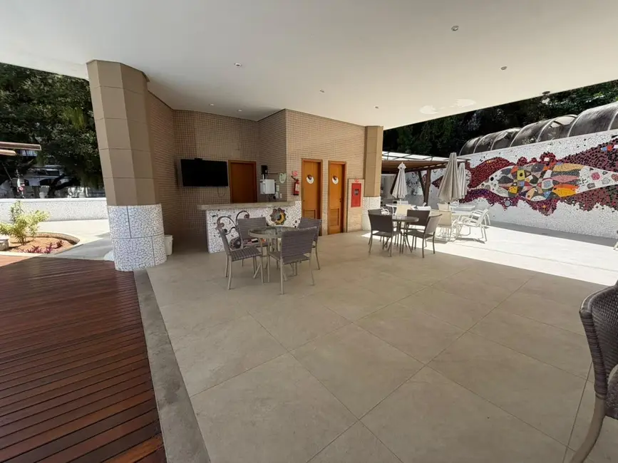 Apartamento com 4 quartos à venda e para alugar, 185m2 em Vitória, Salvador - BA - imagem 5 Foto 5 de Apartamento com 4 quartos à venda e para alugar, 185m2 em Vitória, Salvador - BA
