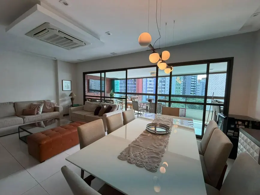 Apartamento com 4 quartos à venda e para alugar, 185m2 em Vitória, Salvador - BA - imagem 1 Foto 1 de Apartamento com 4 quartos à venda e para alugar, 185m2 em Vitória, Salvador - BA