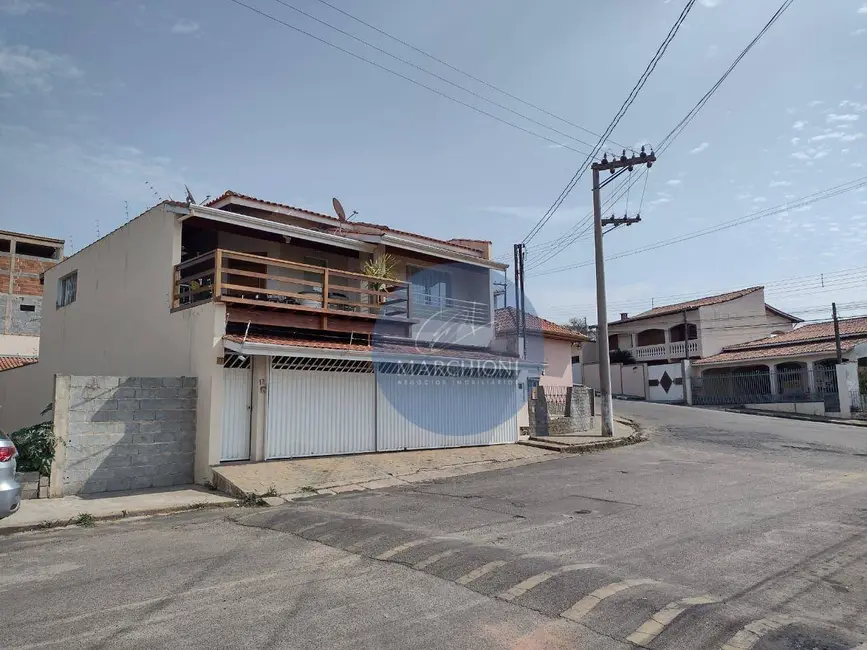 Foto 2 de Sobrado com 5 quartos à venda, 300m2 em Pinhalzinho - SP