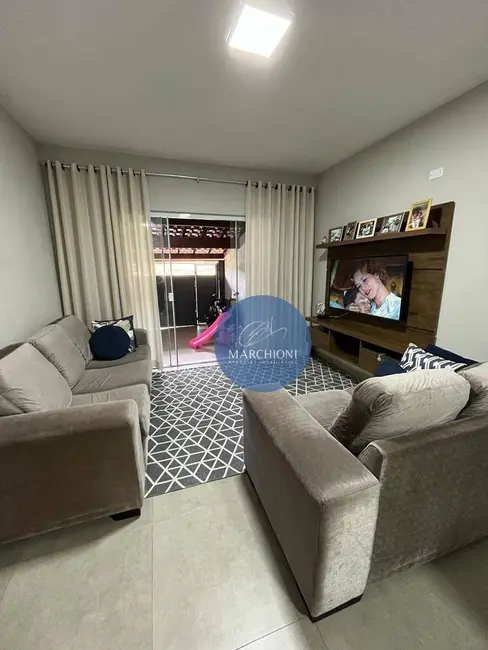 Foto 2 de Casa com 2 quartos à venda, 125m2 em Pinhalzinho - SP