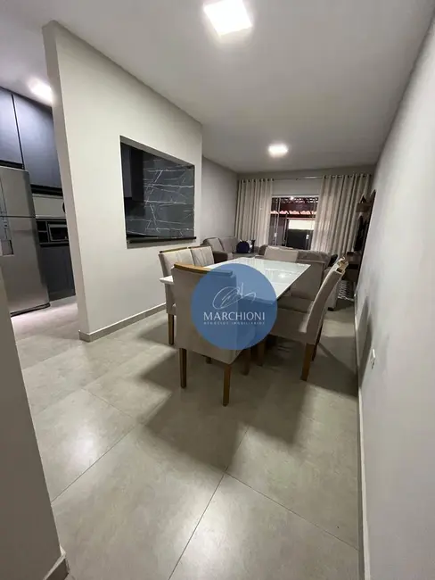 Foto 3 de Casa com 2 quartos à venda, 125m2 em Pinhalzinho - SP