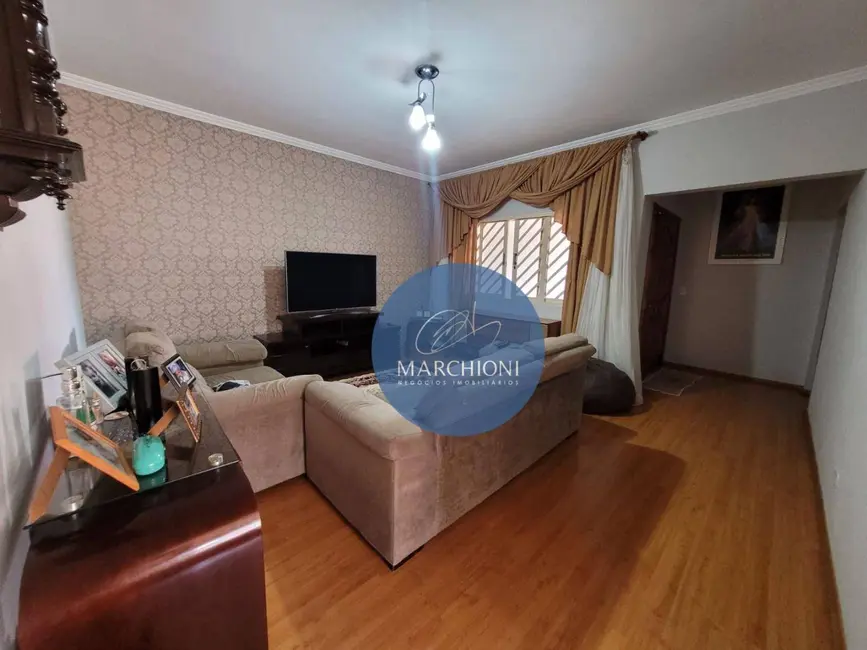 Casa com 3 quartos à venda, 250m2 em Pinhalzinho - SP - imagem 8 Foto 8 de Casa com 3 quartos à venda, 250m2 em Pinhalzinho - SP