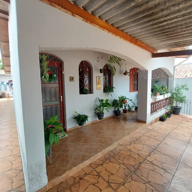 Casa com 2 quartos à venda, 250m2 em Pinhalzinho - SP - imagem 4 Foto 4 de Casa com 2 quartos à venda, 250m2 em Pinhalzinho - SP